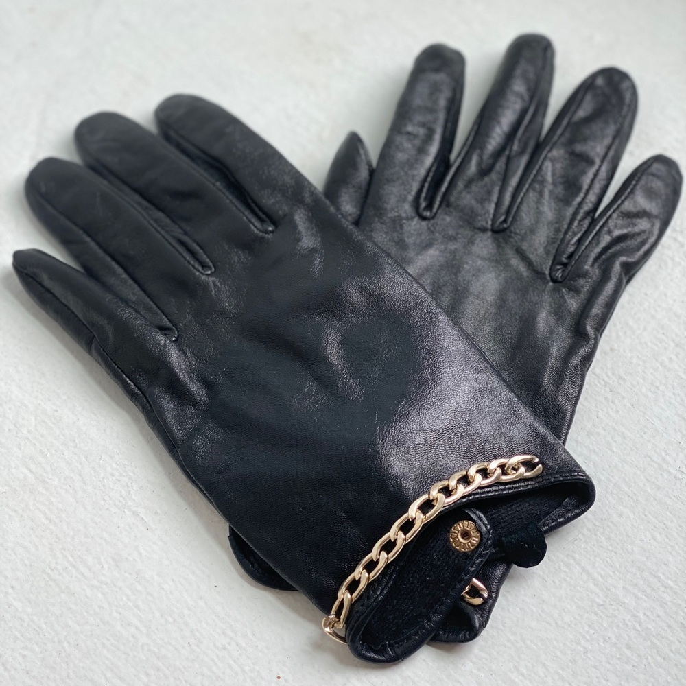 Caché Brand Leather Gloves with Chain Accent